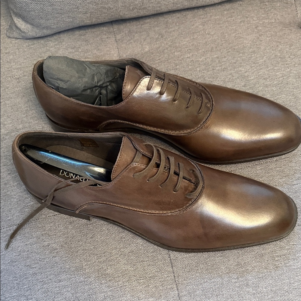 Donald J Pliner Italian made Men's Brown Leather Dress Shoes